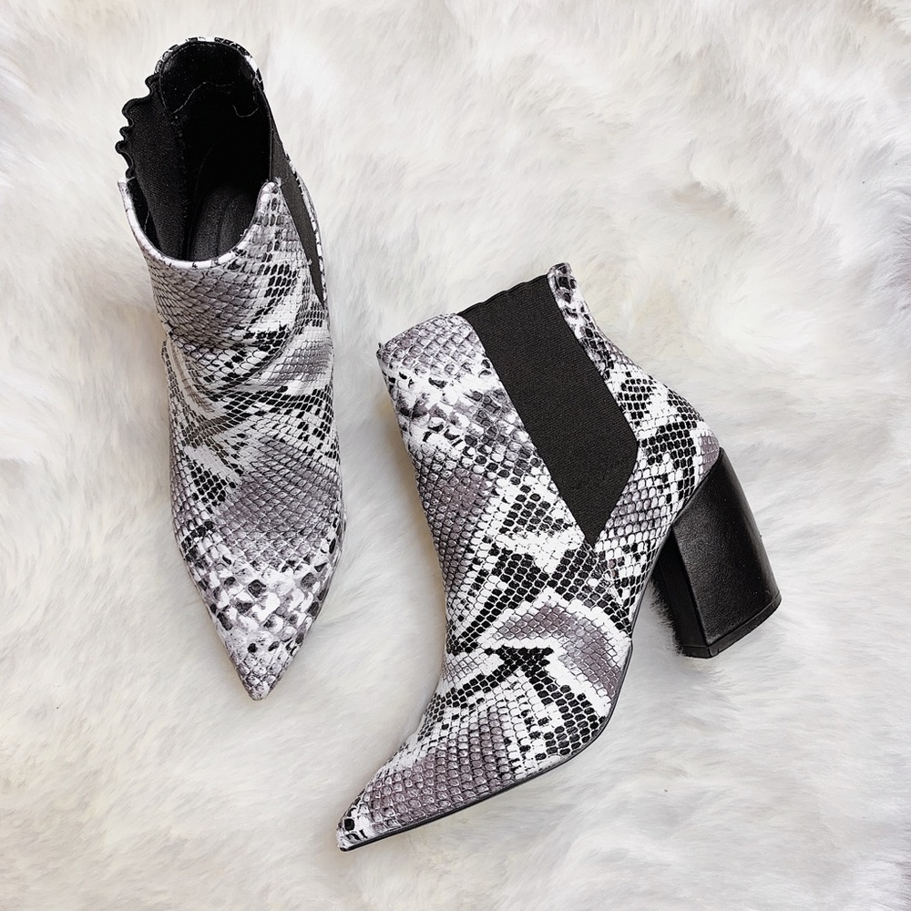 Snakeskin booties 🐍✨